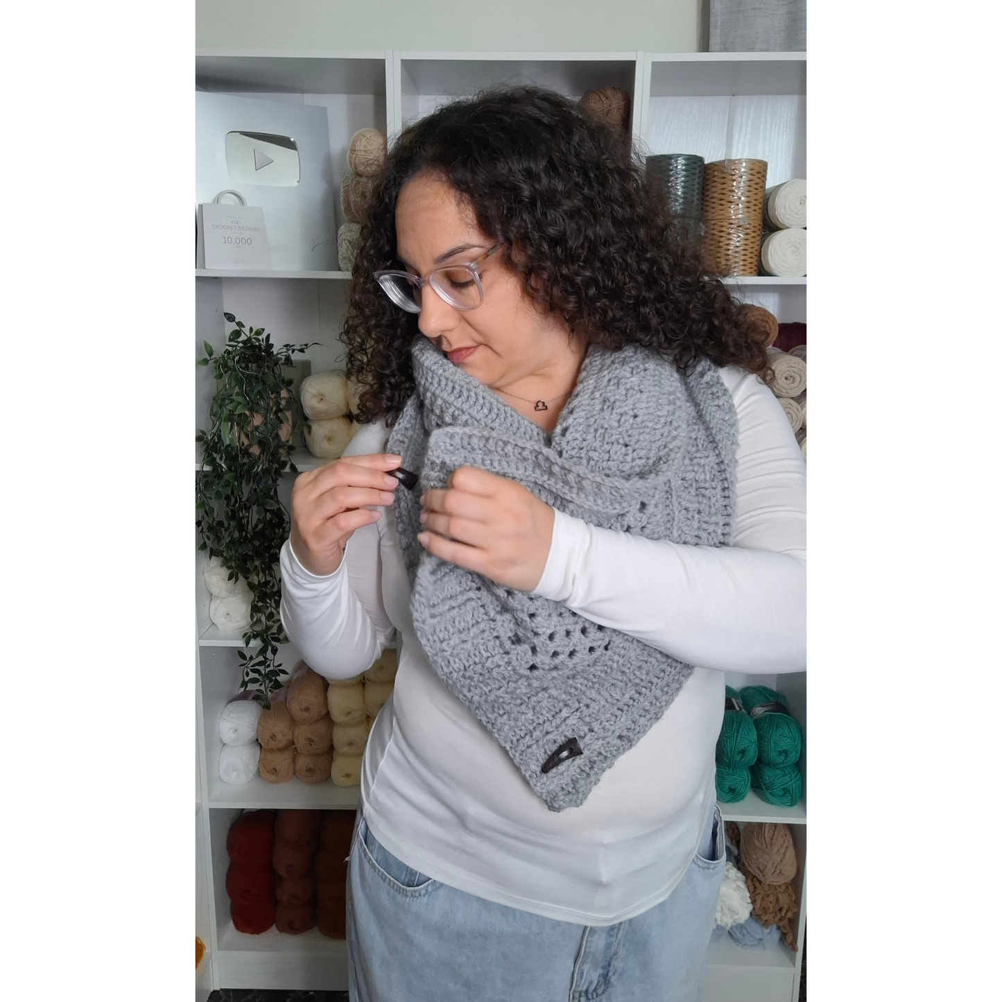 Textures and Grannies Cowl Crochet Pattern (PDF + Video Tutorial)