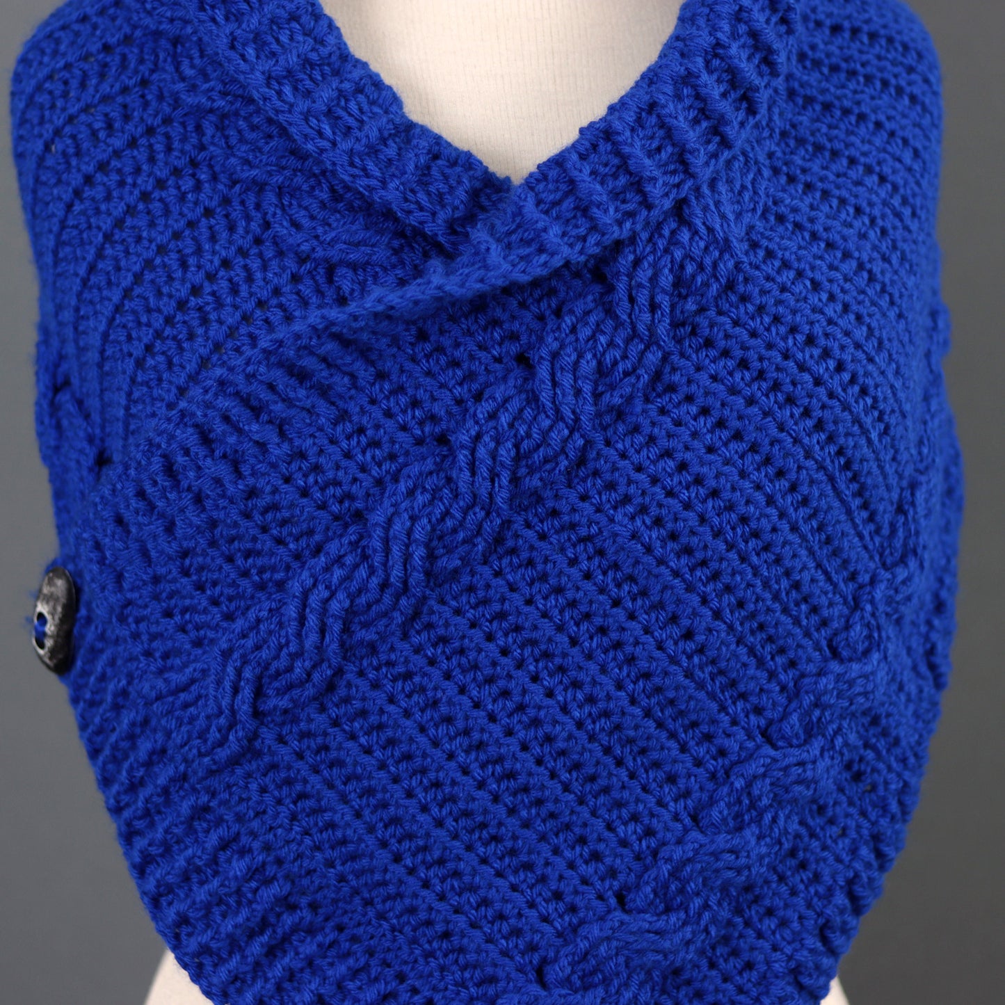 Royal Cables Cowl Crochet Pattern (PDF + Video Tutorial)